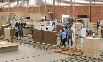 Taxa de desocupação no Paraná fica em 5,3% entre setembro e novembro de 2022, diz IBGE