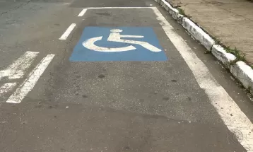 Multas por estacionamento sem credencial em vagas exclusivas quase triplicam em Cascavel em 2022, aponta balanço 