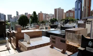 Número de furtos em cemitérios públicos cai em Londrina; veja objetos mais levados