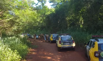 Policial militar que estava desaparecido é encontrado com mãos e pés amarrados no meio do mato, em Londrina, diz PM