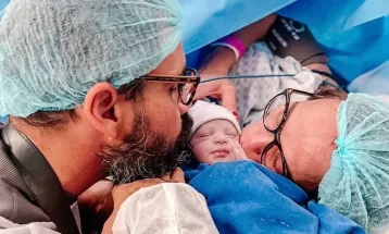 Filha caçula do ator Juliano Cazarré recebe alta do hospital