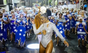 Curitiba retoma programação de carnaval com desfile de escolas de samba, Zombie Walk e shows de metal; veja datas