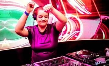 VÍDEO: Câmeras registraram momento em que fios batem em trio elétrico de onde caiu DJ na Parada da Diversidade em Curitiba