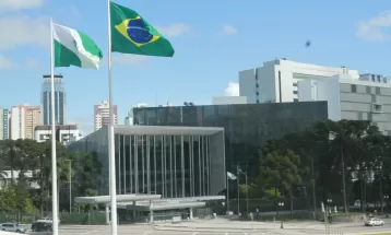 Deputados estaduais tomam posse na Assembleia Legislativa do Paraná