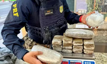 Passageira de serviço de carona por aplicativo é presa transportando drogas durante viagem em Santa Terezinha de Itaipu