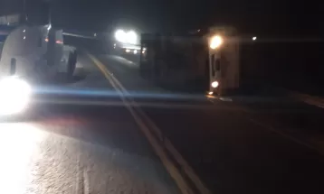 Duas crianças morrem em batida frontal entre carro e caminhão na PR-239 em Sengés, diz PRE 