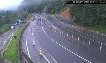 Trecho da BR-376 entre PR e SC volta a ser reaberto para tráfego após pintura de faixas