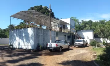 Suspeitos armados amarram funcionário e roubam fios de motores e bombas da Sanepar em Pitanga; diz polícia