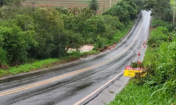 Rodovia PR-082 é liberada após obras de recomposição; trecho ficou submerso após forte chuva  