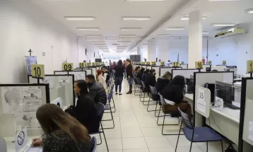 Agências do Trabalhador do Paraná têm 14,2 mil vagas de emprego abertas