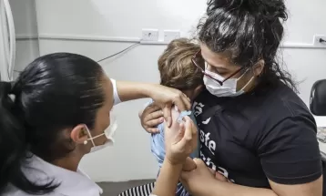 Curitiba convoca bebês de 6 meses até 2 anos para vacinação contra Covid-19; veja como agendar
