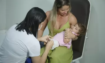 Vacina contra Covid para bebês é retomada nesta segunda (13) em Ponta Grossa; veja os locais
