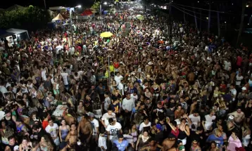 Carnaval no litoral do Paraná terá desfiles de blocos, shows e trios elétricos; confira a programação