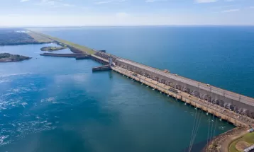 Com volume de chuvas acima da média, Cesp aumenta vazão de água na Usina Hidrelétrica de Porto Primavera