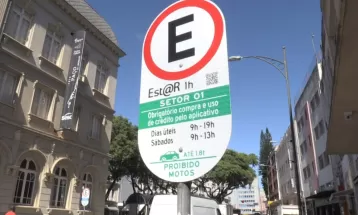 Prefeitura amplia área de estacionamento regulamentado em Curitiba; veja as ruas