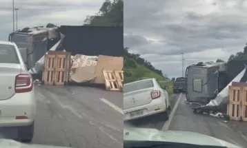 Caminhão tomba na BR-277 e rodovia é totalmente bloqueada no sentido litoral
