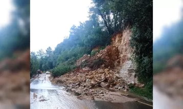PR-340 é interditada em Tibagi após deslizamento de terra
