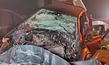 Homem morre após perder controle do veículo e bater contra árvore em Maringá