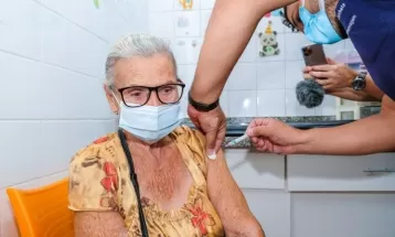 Londrina começa nesta segunda (27) aplicação da vacina bivalente contra Covid; veja o público