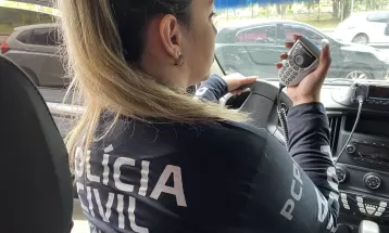 Polícia Civil prende homem suspeito de manter companheira em cárcere privado; vítima mandou mensagem a policial pedindo socorro