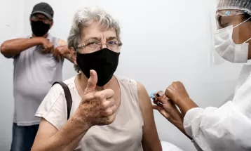Maringá começa nesta quarta (1°) aplicação da vacina bivalente contra Covid; veja o público