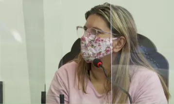 Falsa enfermeira é condenada a 16 anos de prisão por desviar vacinas contra Covid no Paraná