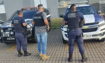 Homem é preso em flagrante por ameaçar de morte filha de 18 anos em Castro
