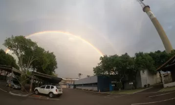 FOTOS: Arco-íris duplo é registrado em Foz do Iguaçu; entenda fenômeno 