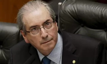 Novo juiz da Lava Jato determina que Eduardo Cunha entregue 6 carros confiscados na operação