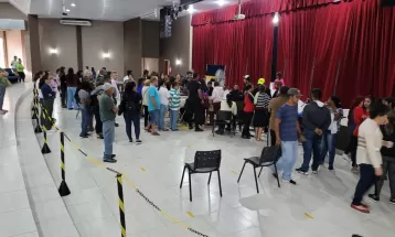 Primas mortas em acidente entre ônibus da Apae e trem são veladas em Jandaia do Sul