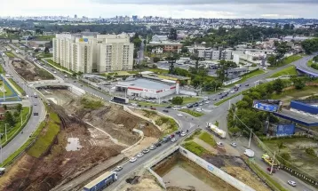 Trecho da Linha Verde em Curitiba tem pista parcialmente interditada por conta de obras; saiba onde