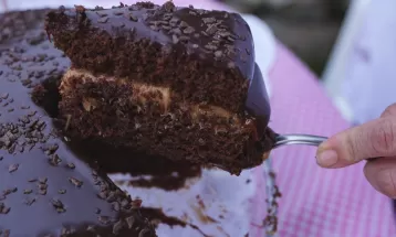 Aprenda a preparar uma receita de bolo de pão de mel 