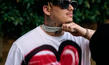 Rapper sul-africano desmaia no palco, é socorrido e morre