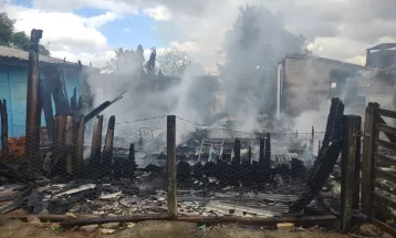 Homem é preso suspeito de atear fogo na casa da ex-companheira por não aceitar o fim da relação, diz PM