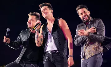 Clayton & Romário se juntam com Luan Santana na sofrência do single 'Namorando ou não'