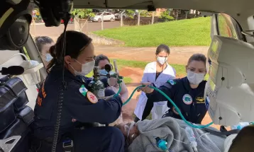 Criança de 1 ano e 8 meses é resgatada em estado grave após se afogar em piscina, em Nova Esperança