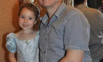Adolescente de Curitiba toca 'Daddy' com Coldplay em SP e homenageia pai que faleceu de Covid: 'Estava comigo ali'