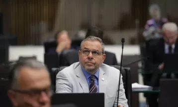 Advogado diz que ex-assessora cumpria ordens do deputado Ricardo Arruda para receber propina e entregá-la ao parlamentar