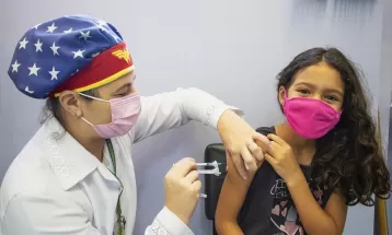 Covid-19: Curitiba começa a aplicar dose de reforço em crianças de 5 a 11 anos; veja locais