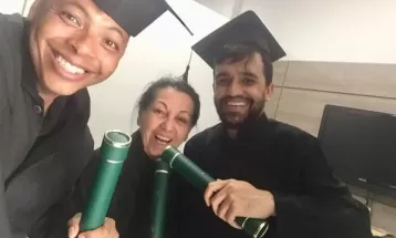 Idosa decide entrar na faculdade de Medicina e realiza sonho de ser médica: 'Acreditei que um dia seria possível'