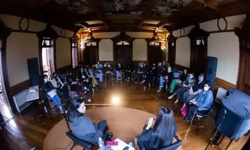 'Interlocuções' leva artes cênicas ao centro da roda e ecoa experiência de nomes renomados do Festival de Curitiba