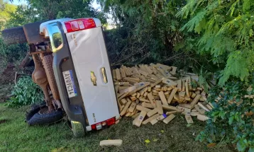 Polícia Rodoviária Federal apreende mais de uma tonelada de maconha após perseguição na BR-272, em Farol