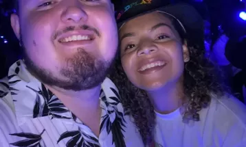 VÍDEO: Mulher pede namorado em casamento durante show do Coldplay em Curitiba