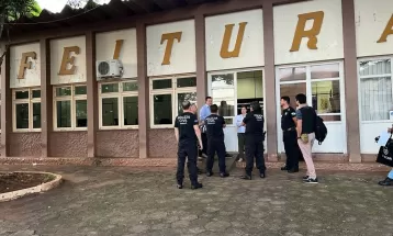 Servidores de Faxinal são alvo em operação que investiga suspeita de corrupção e fraudes em licitações junto a vereador