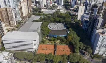 Polícia investiga invasão de área que dá acesso ao banheiro feminino de clube social de Curitiba