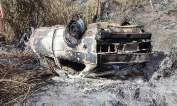 Corpo é encontrado carbonizado dentro de carro capotado na PR-092