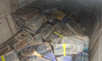 Motorista é preso transportando três toneladas de maconha em caminhão, diz polícia
