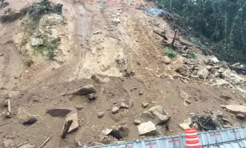 Estrada da Graciosa é liberada após 12 h de interdição preventiva; tráfego ocorre em pare-e-siga