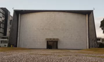 Júri em Curitiba termina sem veredito após Ministério Público questionar identidade do réu