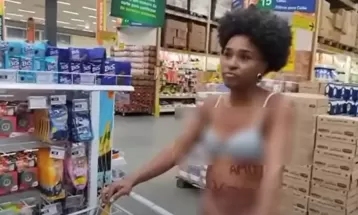 Após professora denunciar racismo em supermercado, rede encerra circulação de seguranças em lojas